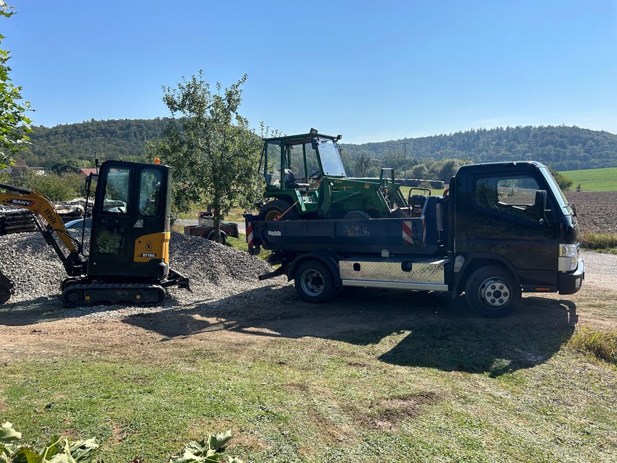 Abbrucharbeiten mit Minibagger Foto 4