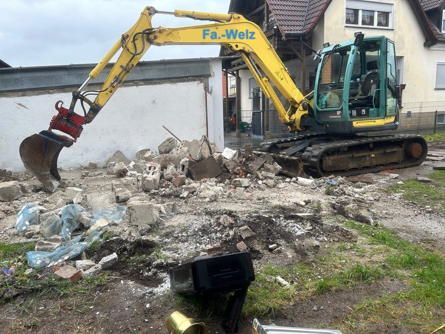 Abbrucharbeiten mit Minibagger Bamberg