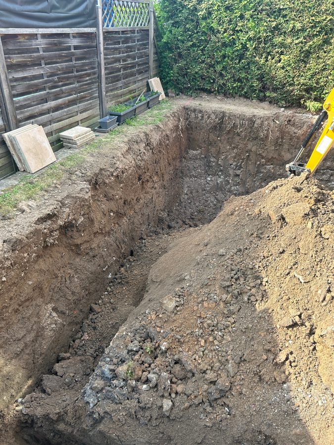 Pool und Teich ausbaggern Foto 3